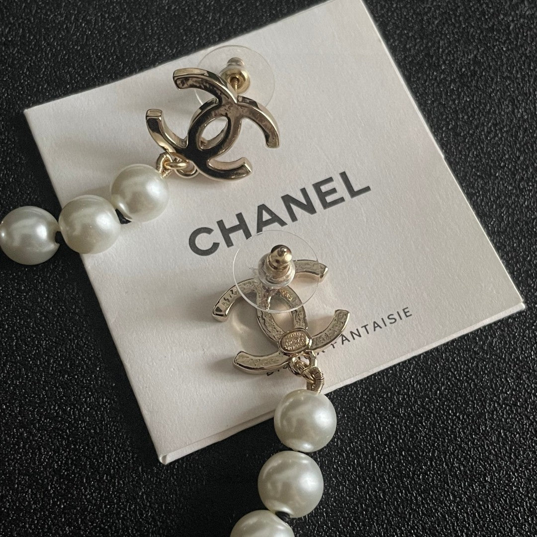 Double-C Emblem Pearl-Detail Statement Earrings – Pearl Detail – Design 011 main product view