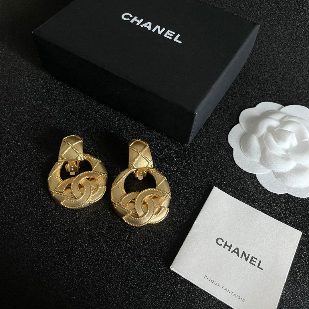 Double-C Emblem Jewelry Accessory in Polished Metal-Tone – Design 002 close-up detail