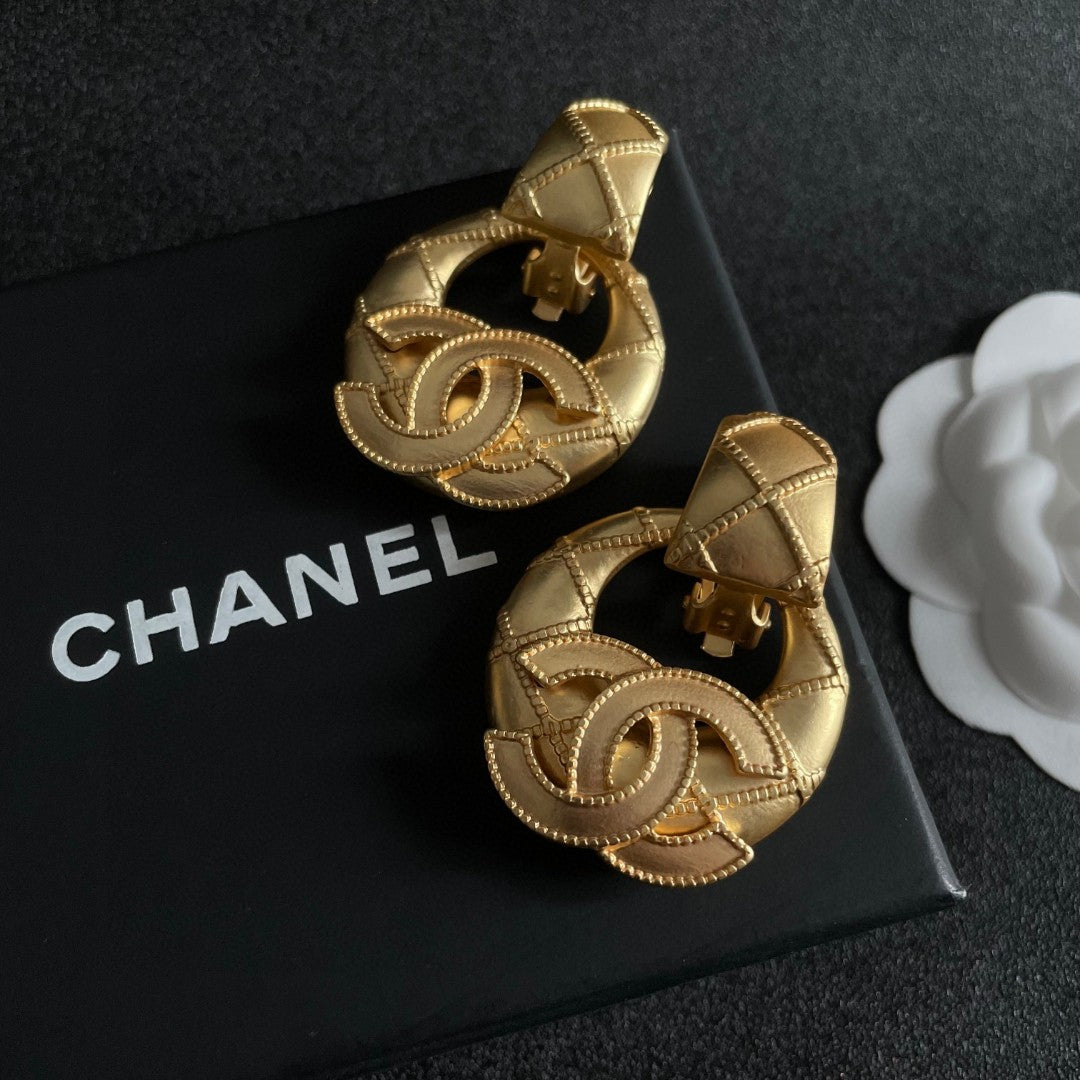 Double-C Emblem Jewelry Accessory in Polished Metal-Tone – Design 002 detail view