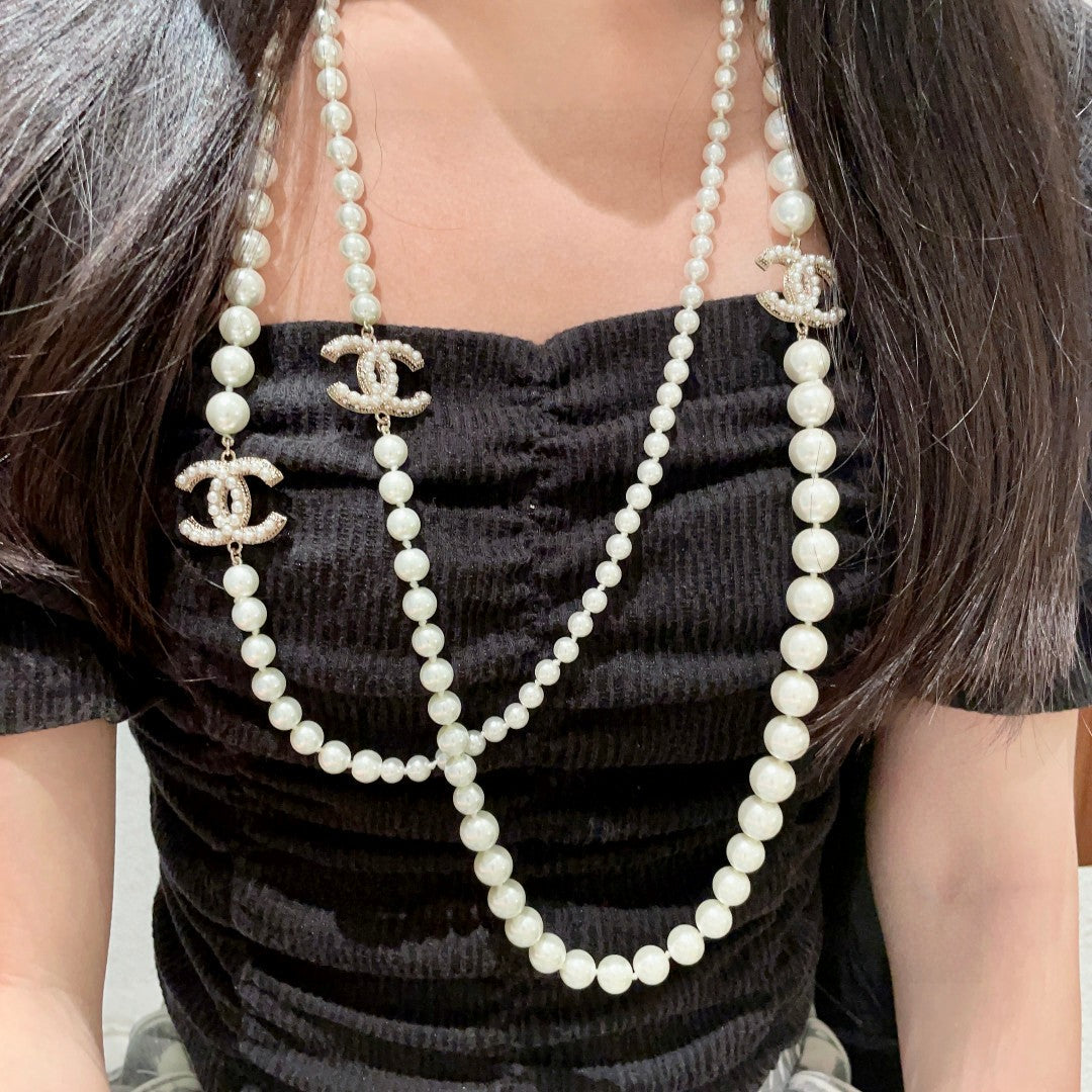 Double-C Emblem Pearl-Detail Pendant Necklace – Pearl Detail – Design 028 detail view