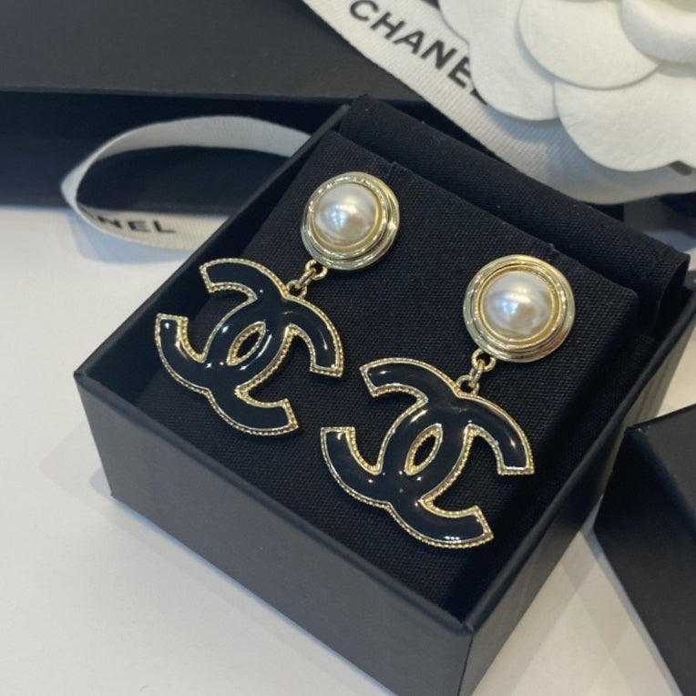 Letter Pearl-Detail Stud Earrings – Pearl Detail – Design 003 detail view