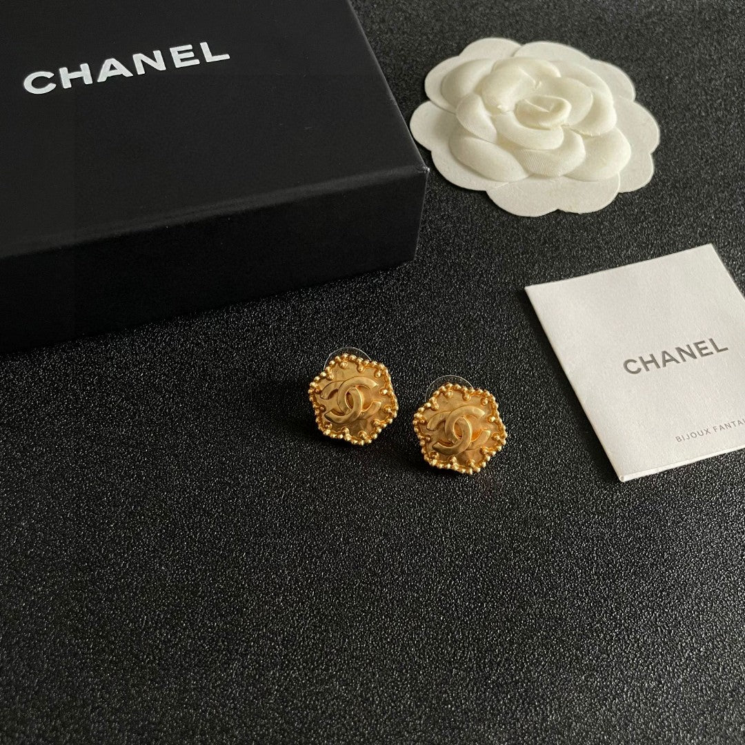Double-C Emblem Stud Earrings in Polished Metal-Tone – Design 150 styled product view