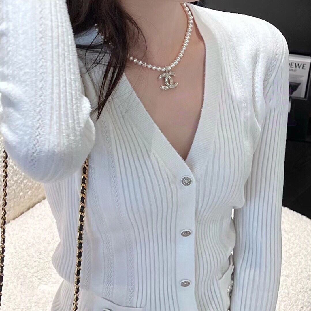 Pearl Pearl-Detail Pendant Necklace – Pearl Detail – Design 041 front product view