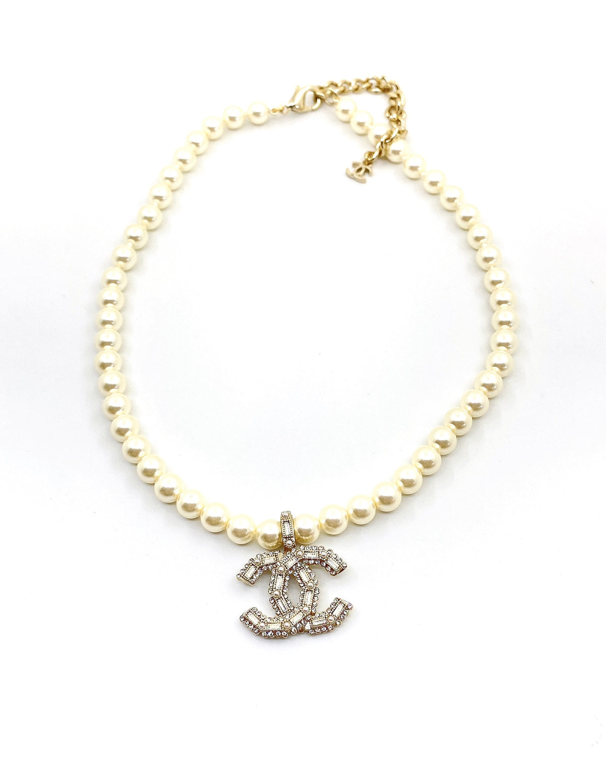 Pearl Pearl-Detail Pendant Necklace – Pearl Detail – Design 041 main product view