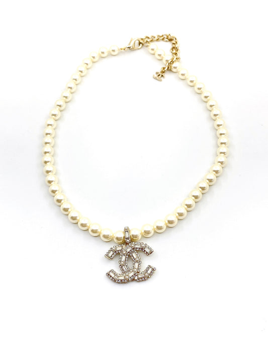 Pearl Pearl-Detail Pendant Necklace – Pearl Detail – Design 041 main product view