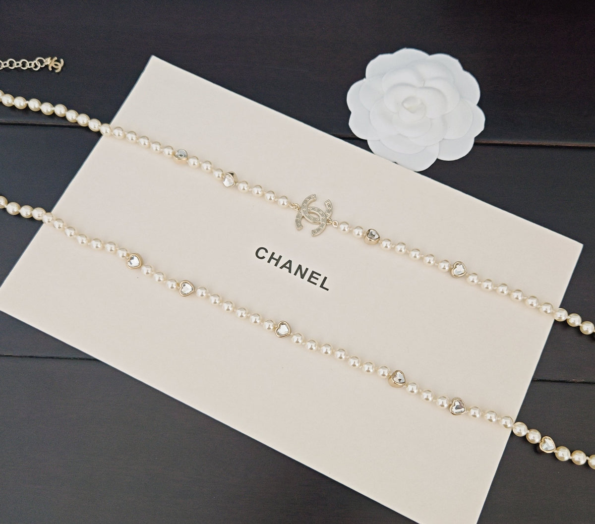 Heart Pearl-Detail Pendant Necklace – Pearl Detail – Design 002 side detail