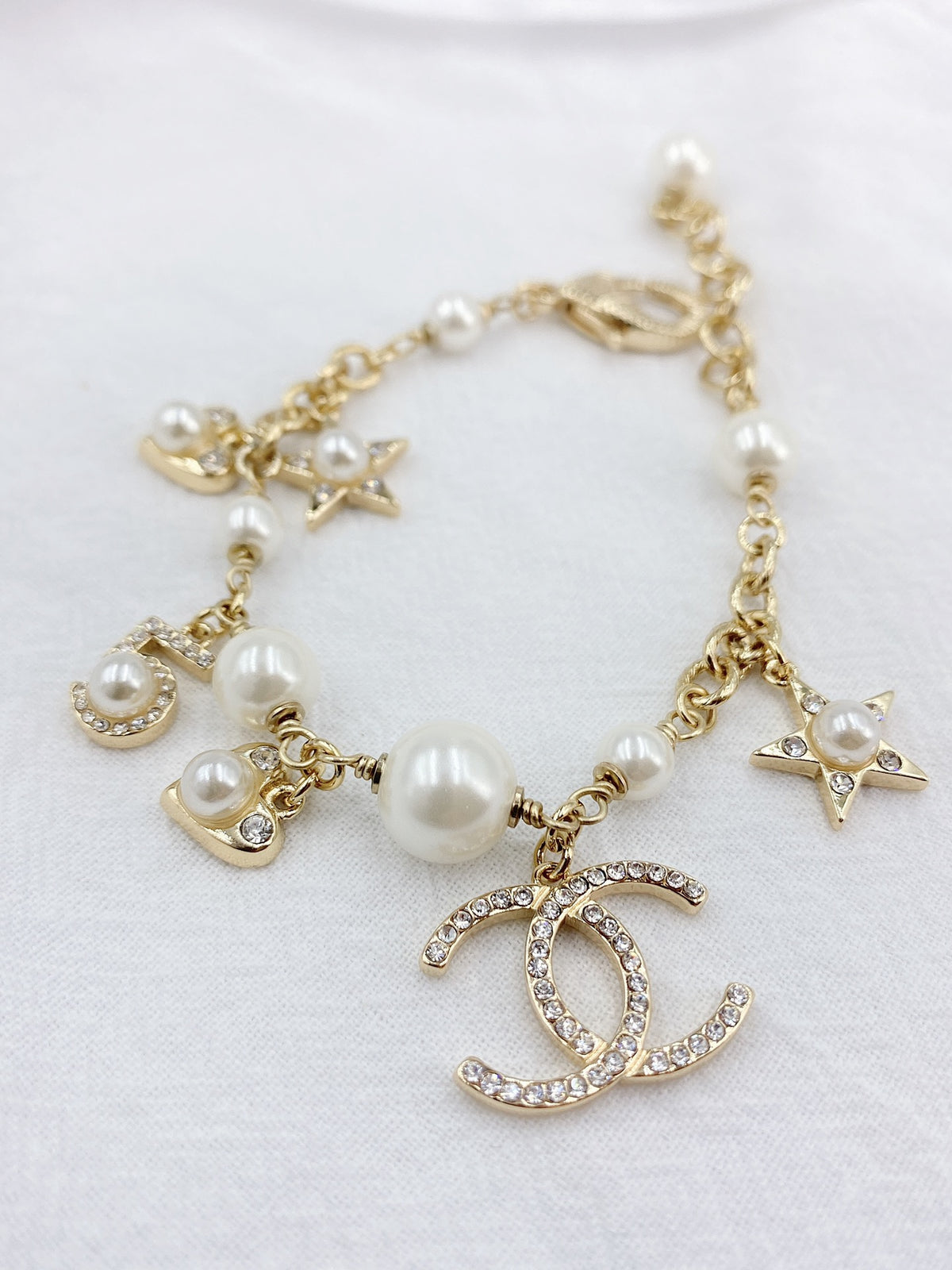 Signature Emblem Bracelet in Gold-Tone – Design 013 side detail