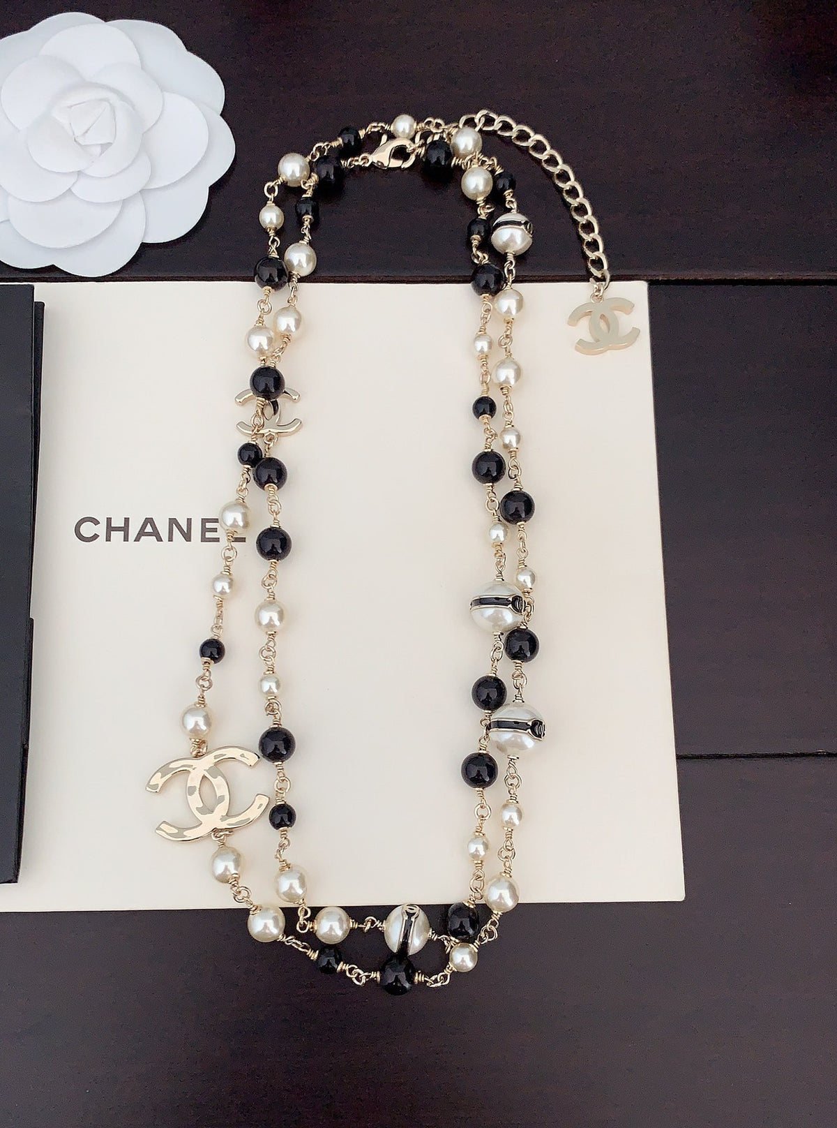 Pearl Pearl-Detail Pendant Necklace – Pearl Detail – Design 029 main product view