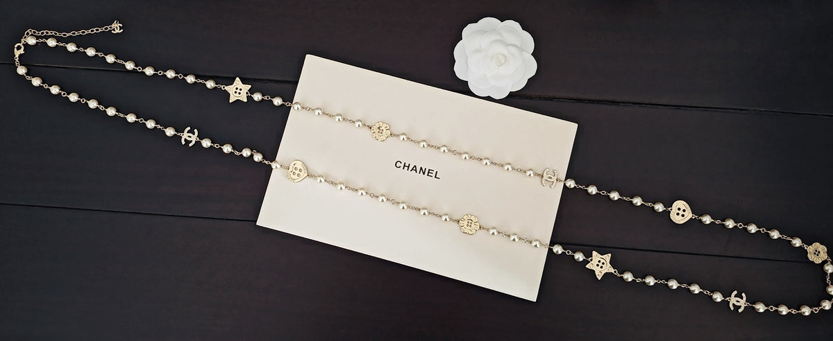Pearl Pearl-Detail Pendant Necklace – Pearl Detail – Design 027 detail view