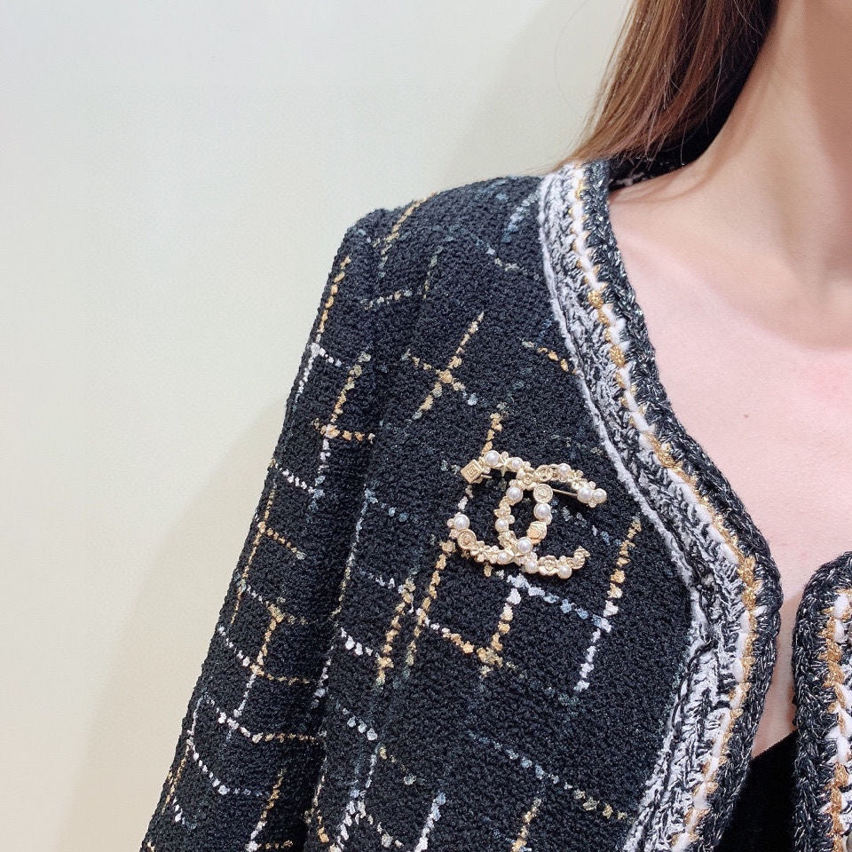 Signature Emblem Brooch in Polished Metal-Tone – Design 019 front product view