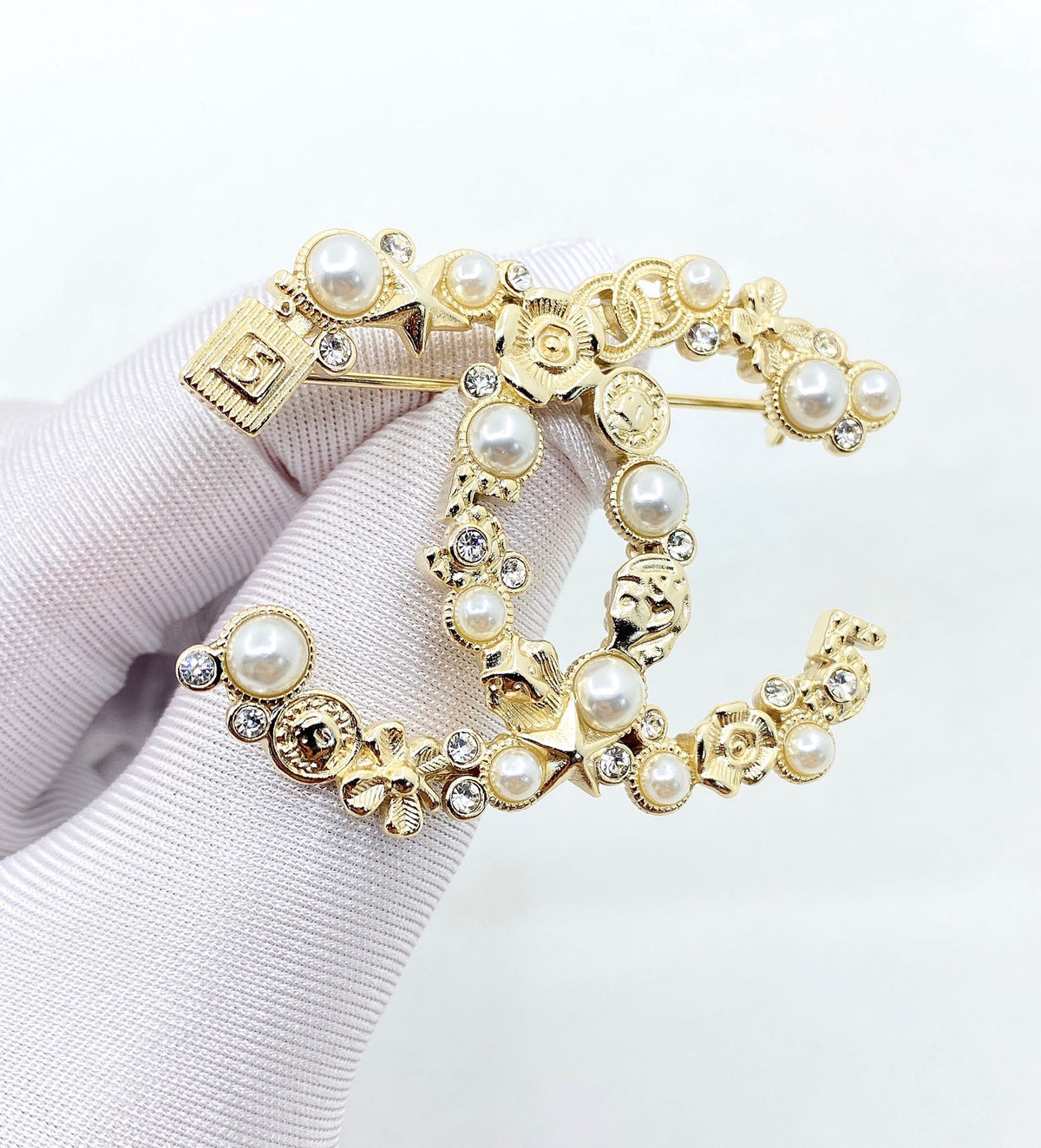 Signature Emblem Brooch in Gold-Tone – Design 007 detail view