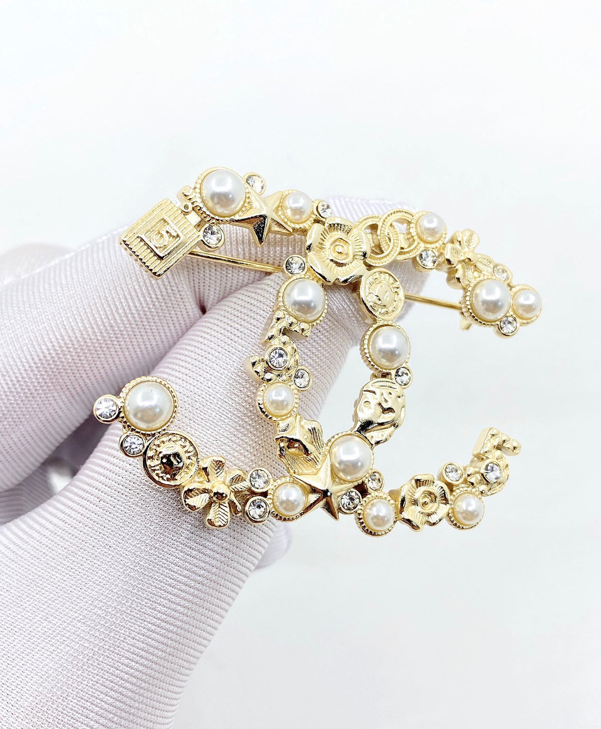 Signature Emblem Brooch in Gold-Tone – Design 007 front product view