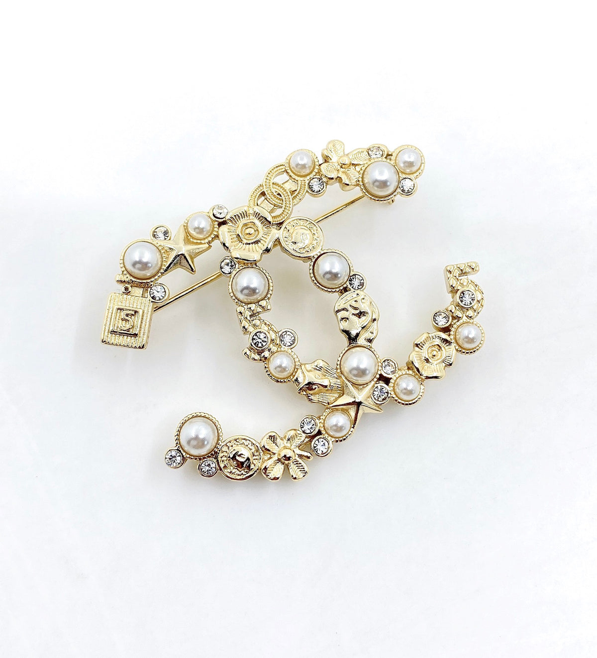 Signature Emblem Brooch in Gold-Tone – Design 014 side detail