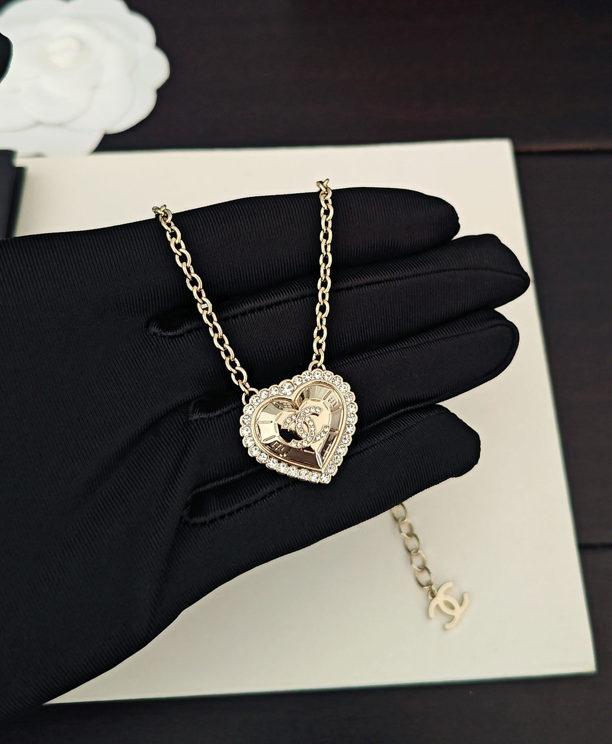 Heart Pendant Necklace in Gold-Tone – Heart Detail – Design 003 detail view