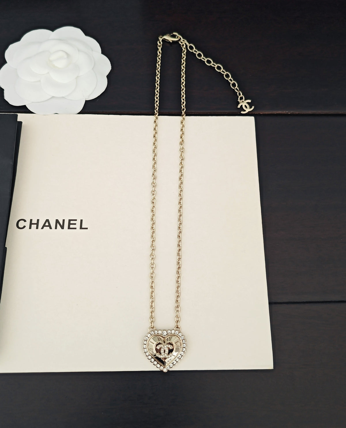 Heart Pendant Necklace in Gold-Tone – Heart Detail – Design 003 side detail