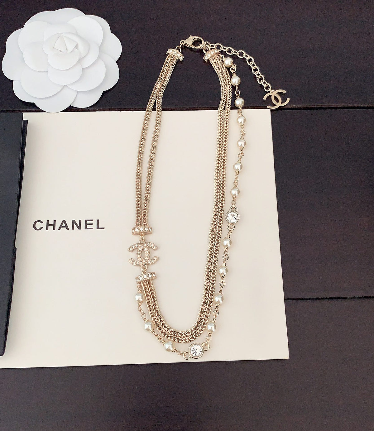 Bow Pendant Necklace in Gold-Tone – Design 004 close-up detail