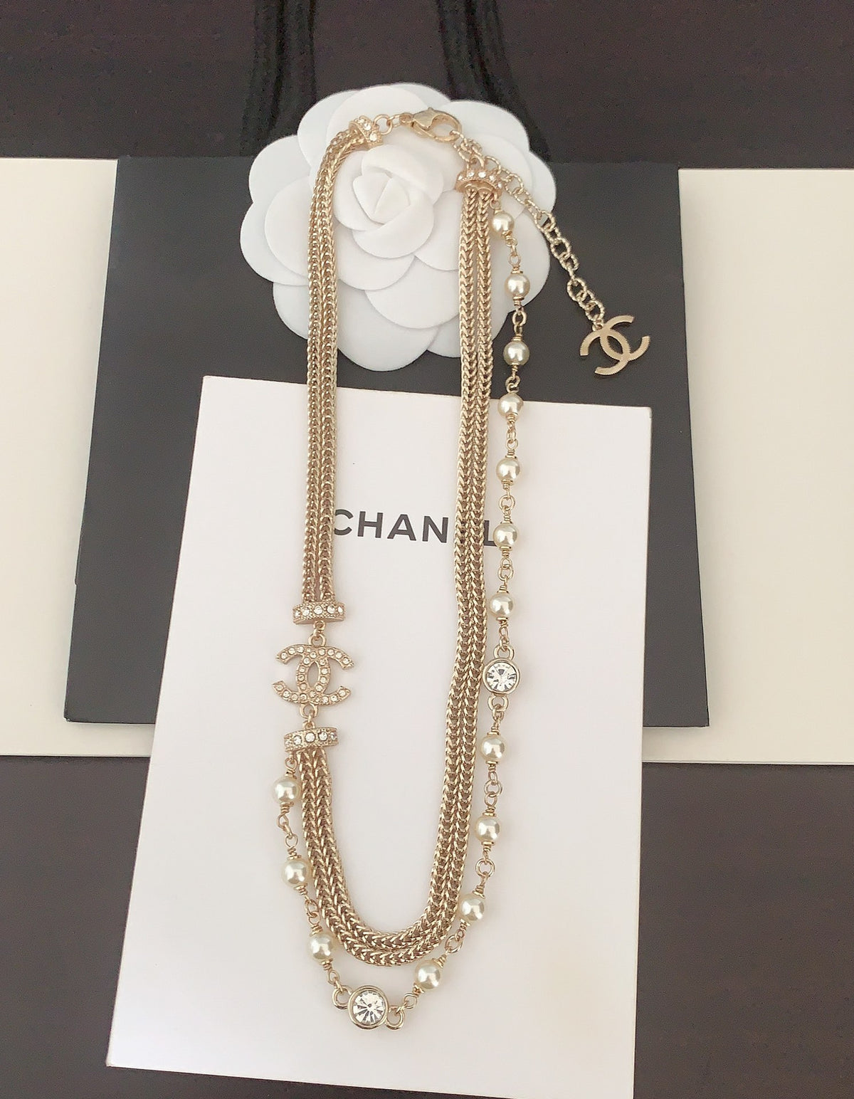 Bow Pendant Necklace in Gold-Tone – Design 004 side detail