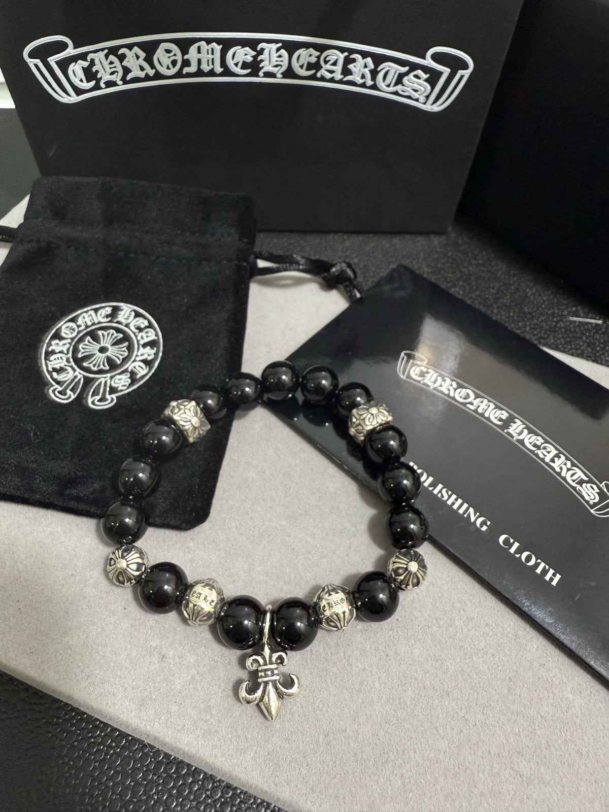 Gothic Emblem Beaded Bracelet in Antique Silver-Tone – Design 33 side detail