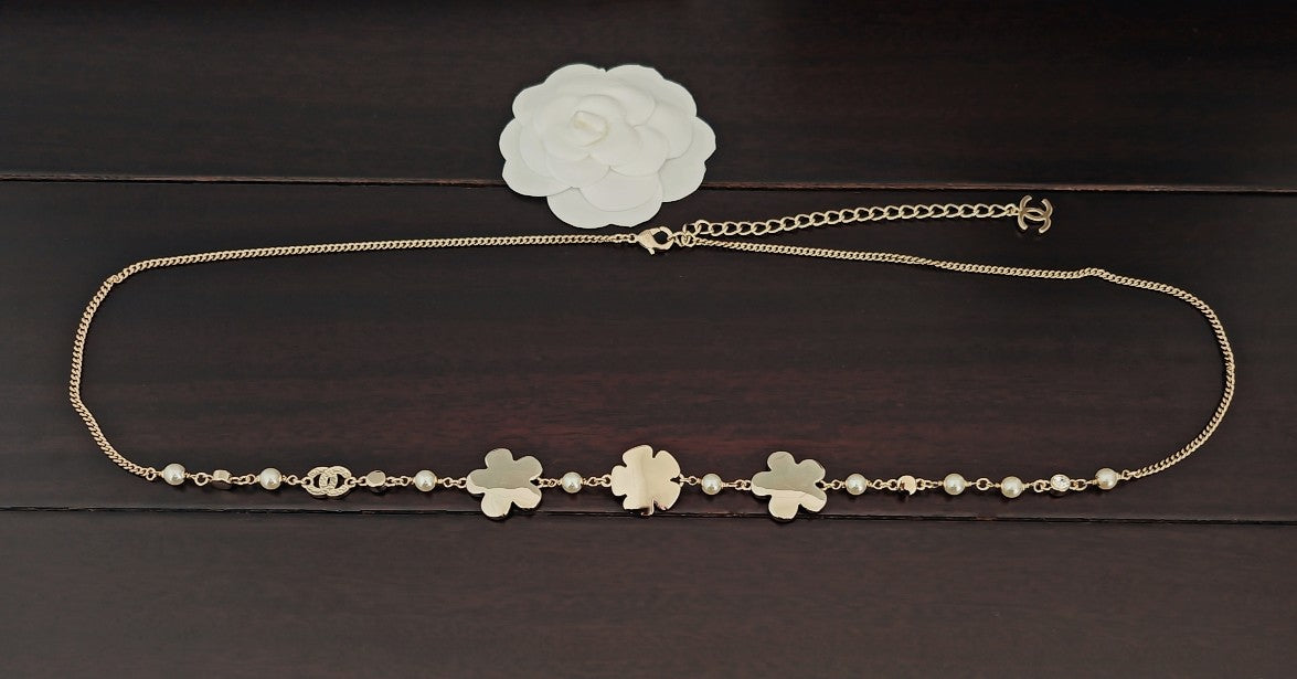 Floral Jewelry Accessory in Gold-Tone – Blue Detail side detail