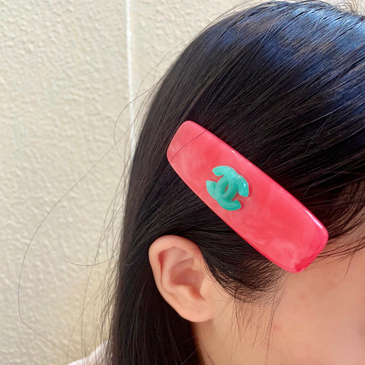 Double-C Emblem Hair Clip – Design 025 front product view