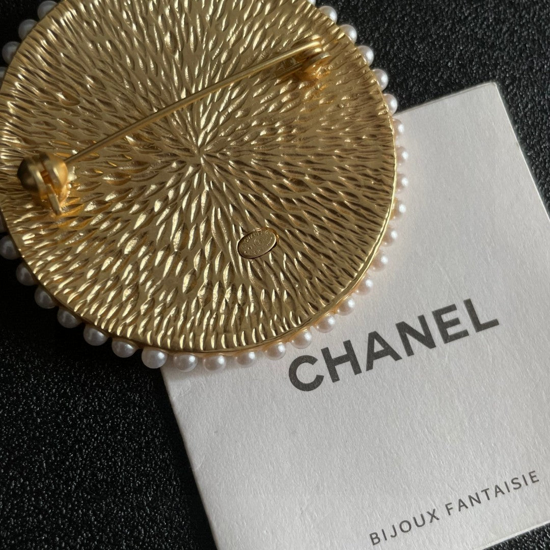Double-C Emblem Brooch in Polished Metal-Tone – Design 003 main product view