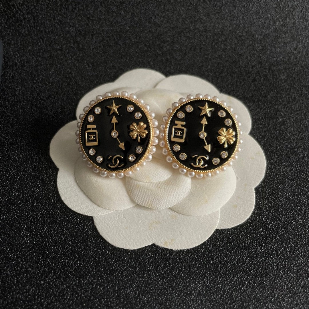 Double-C Emblem Stud Earrings in Polished Metal-Tone – Design 346 front product view