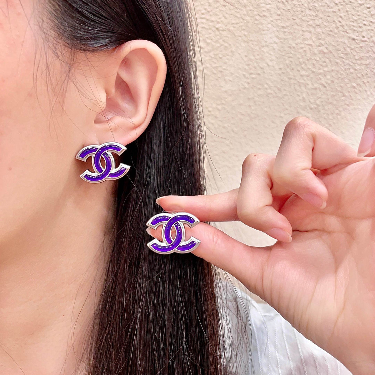 Double-C Emblem Stud Earrings in Polished Metal-Tone – Design 334 main product view