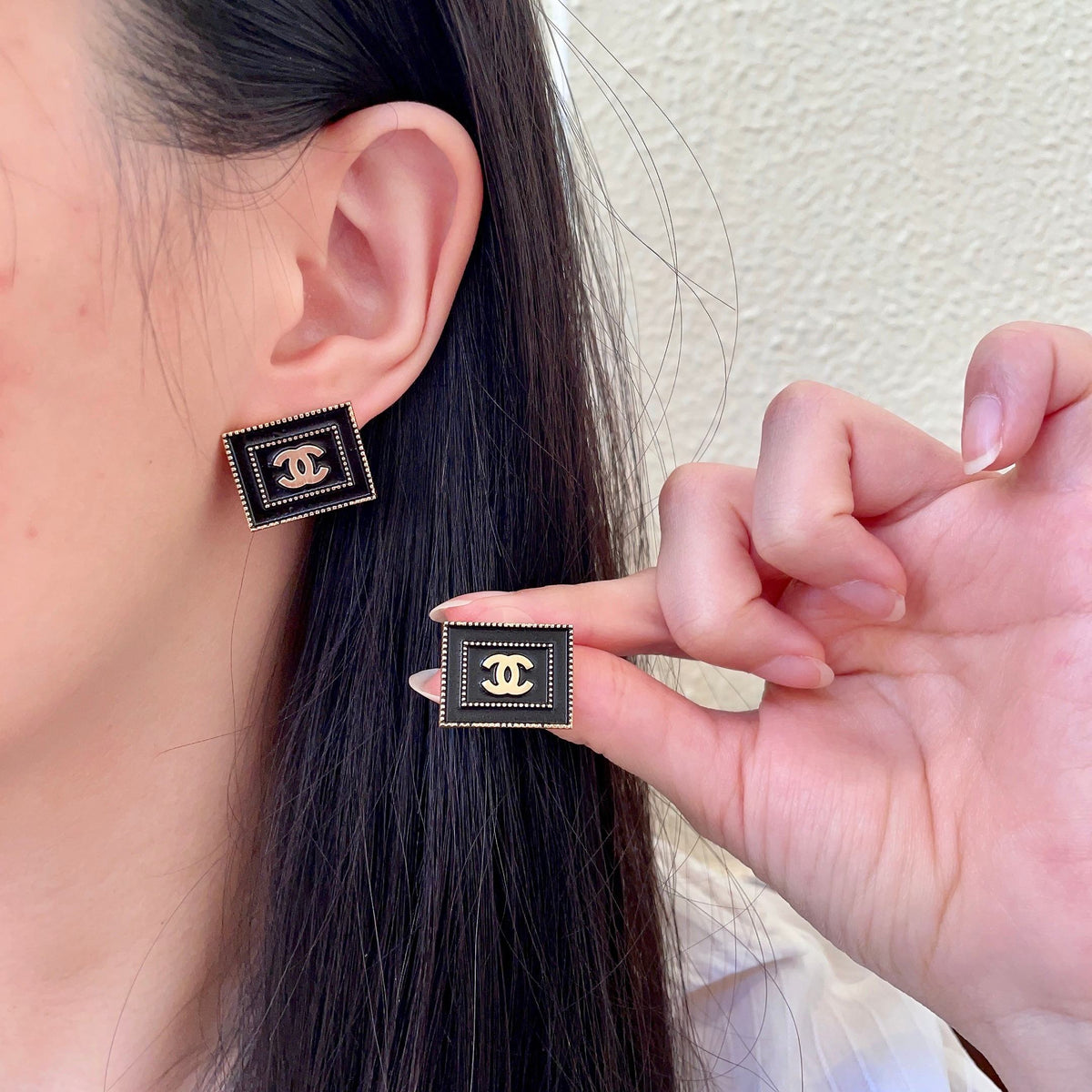 Double-C Emblem Stud Earrings in Polished Metal-Tone – Design 168 main product view