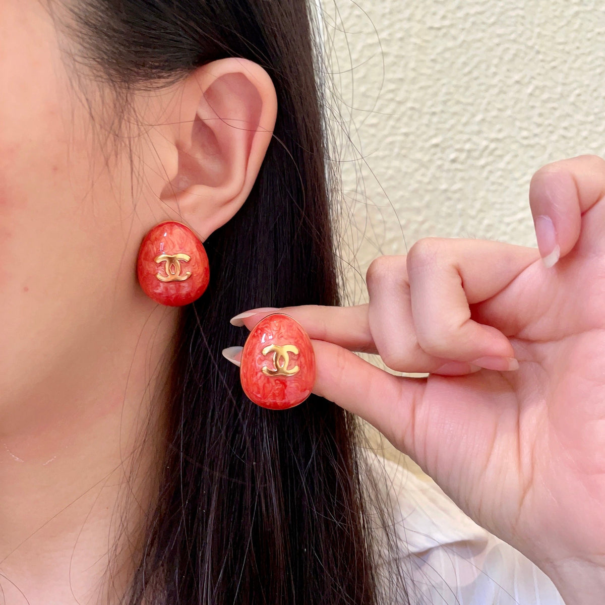 Double-C Emblem Stud Earrings in Polished Metal-Tone – Design 345 main product view