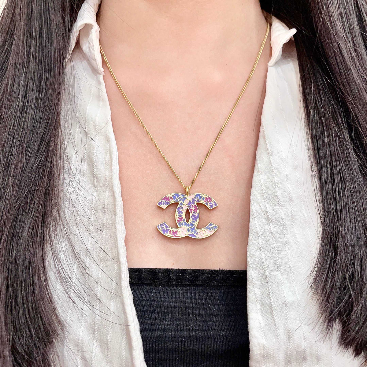 Double-C Emblem Pendant Necklace in Polished Metal-Tone – Design 061 detail view