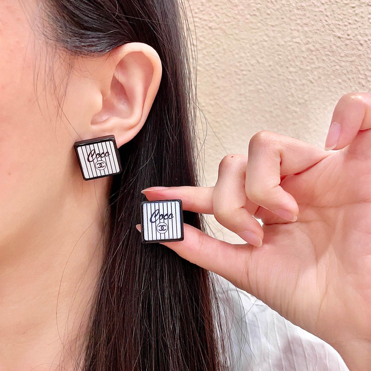 Double-C Emblem Stud Earrings in Polished Metal-Tone – Design 367 main product view