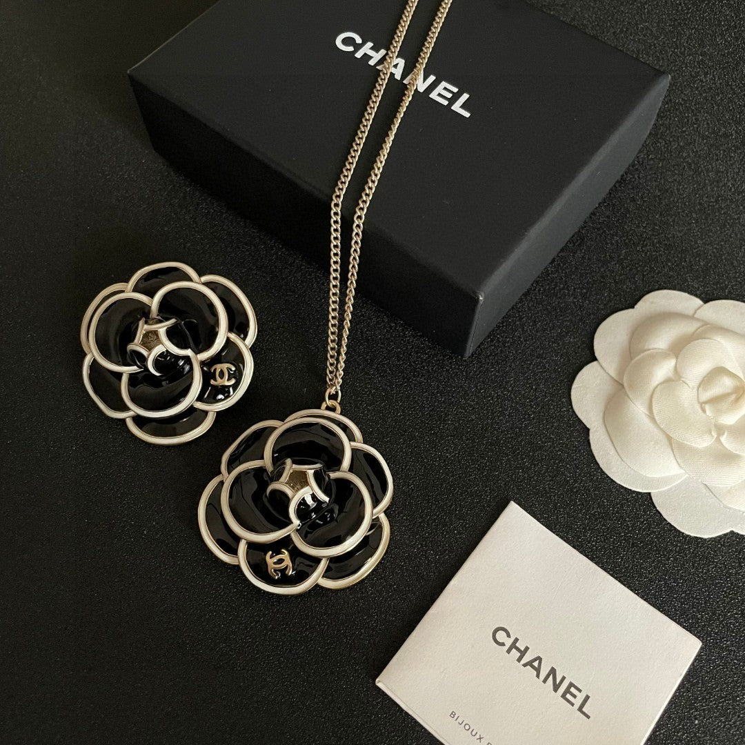 Camellia Pendant Necklace in Polished Metal-Tone – Camellia Detail – Design 027 close-up detail