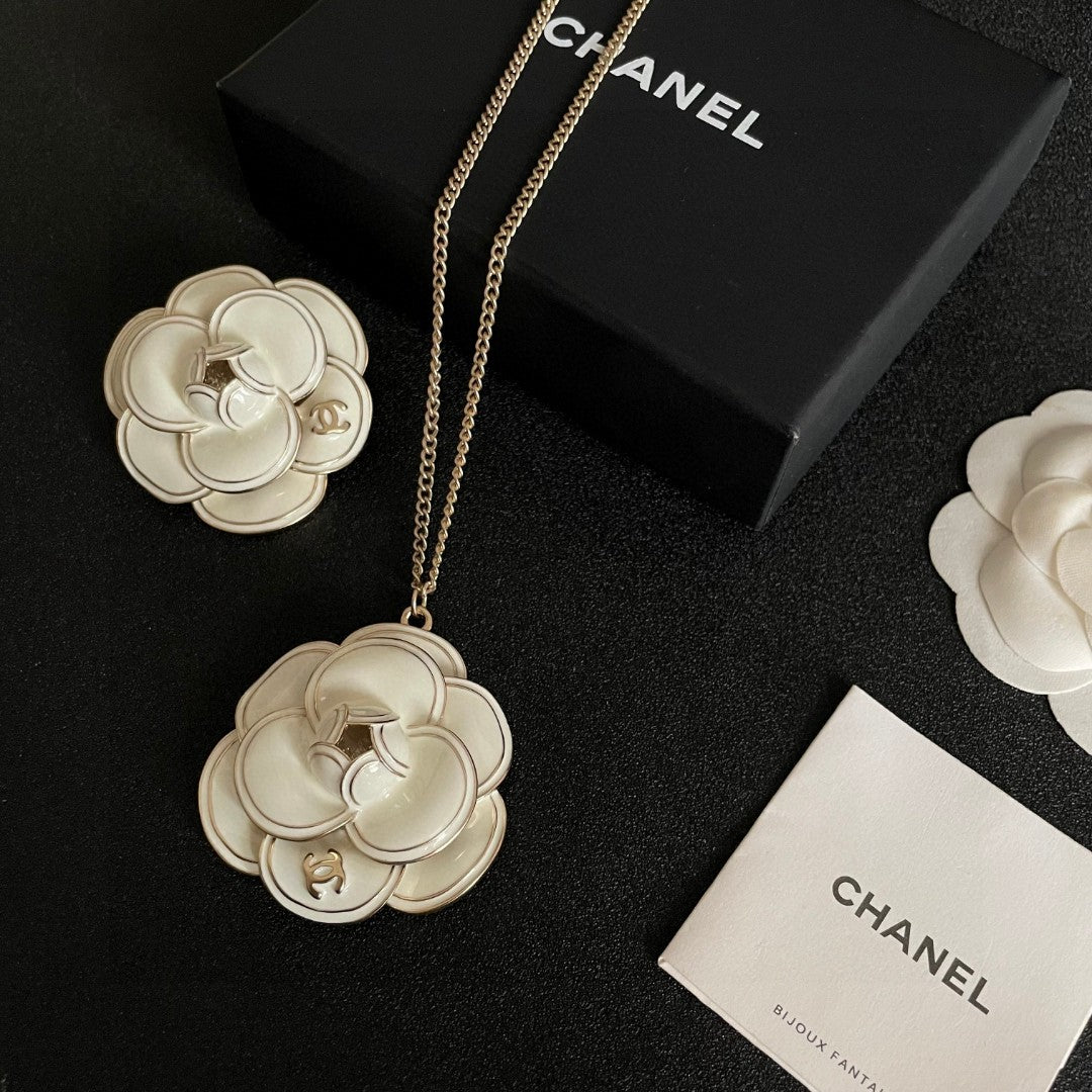 Camellia Pendant Necklace in Polished Metal-Tone – Camellia Detail – Design 028 close-up detail