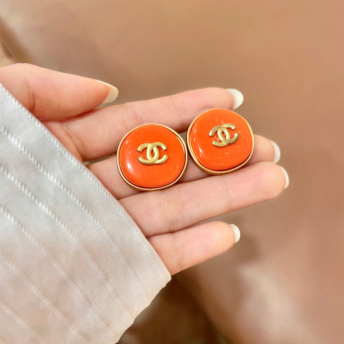 Double-C Emblem Stud Earrings in Polished Metal-Tone – Design 305 side detail
