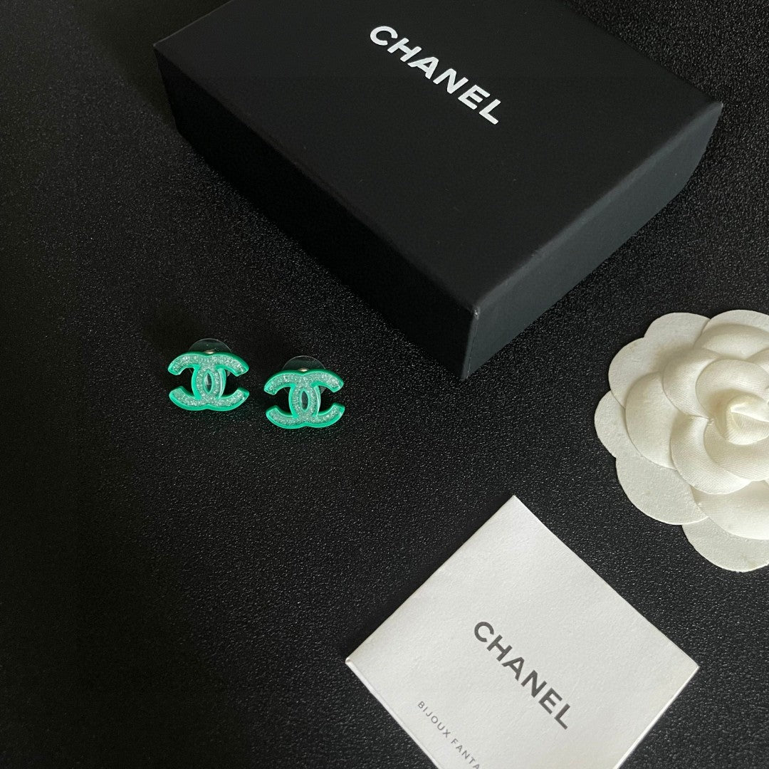 Double-C Emblem Stud Earrings in Polished Metal-Tone – Design 431 close-up detail