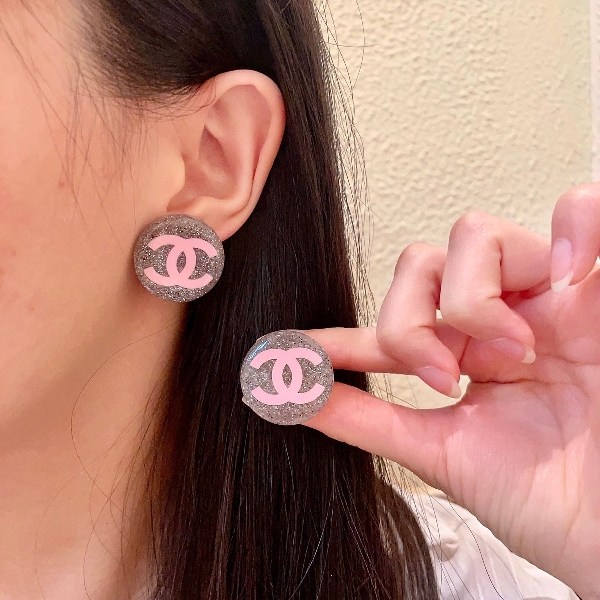 Double-C Emblem Stud Earrings in Polished Metal-Tone – Design 368 main product view