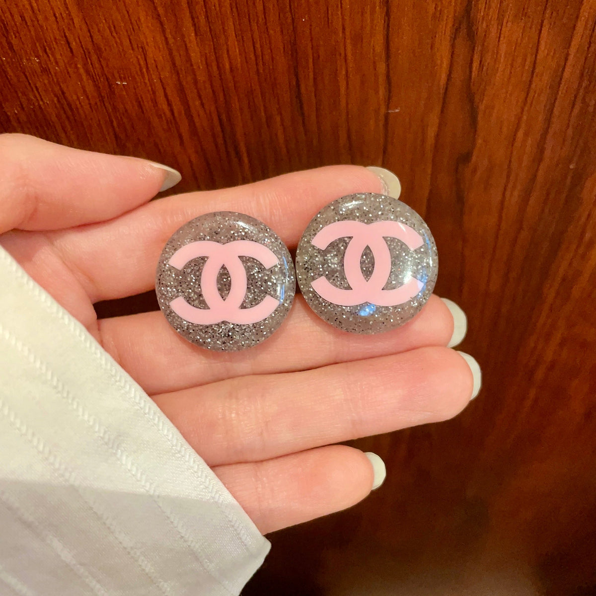 Double-C Emblem Stud Earrings in Polished Metal-Tone – Design 178 side detail