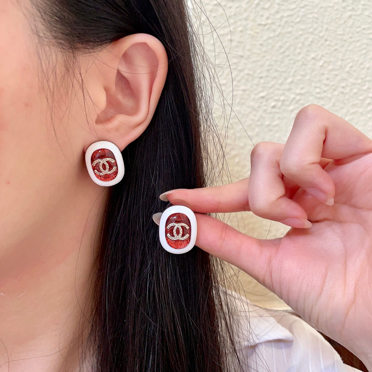 Double-C Emblem Stud Earrings in Polished Metal-Tone – Design 457 main product view