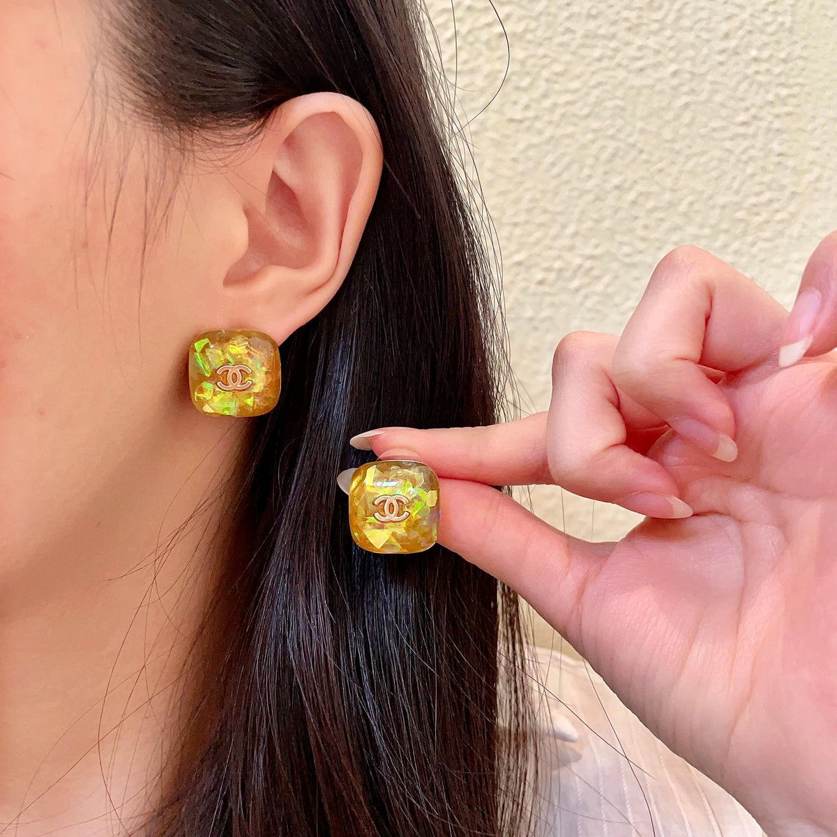 Double-C Emblem Stud Earrings in Polished Metal-Tone – Design 118 main product view