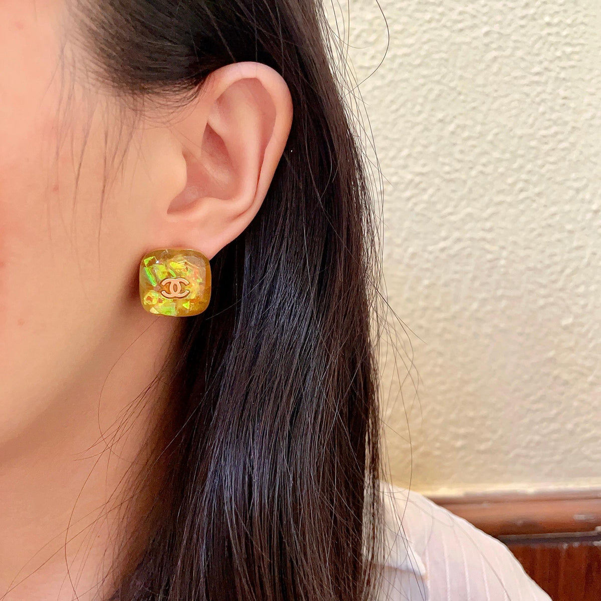 Double-C Emblem Stud Earrings in Polished Metal-Tone – Design 160 detail view