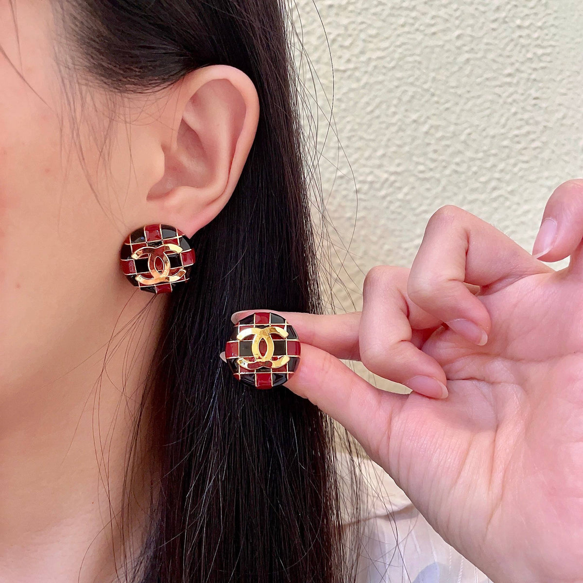 Double-C Emblem Stud Earrings in Polished Metal-Tone – Checkerboard – Design 003 main product view
