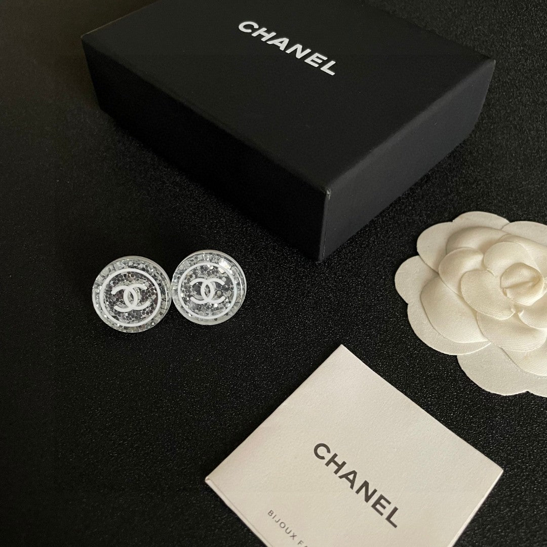 Double-C Emblem Stud Earrings in Polished Metal-Tone – Design 181 close-up detail