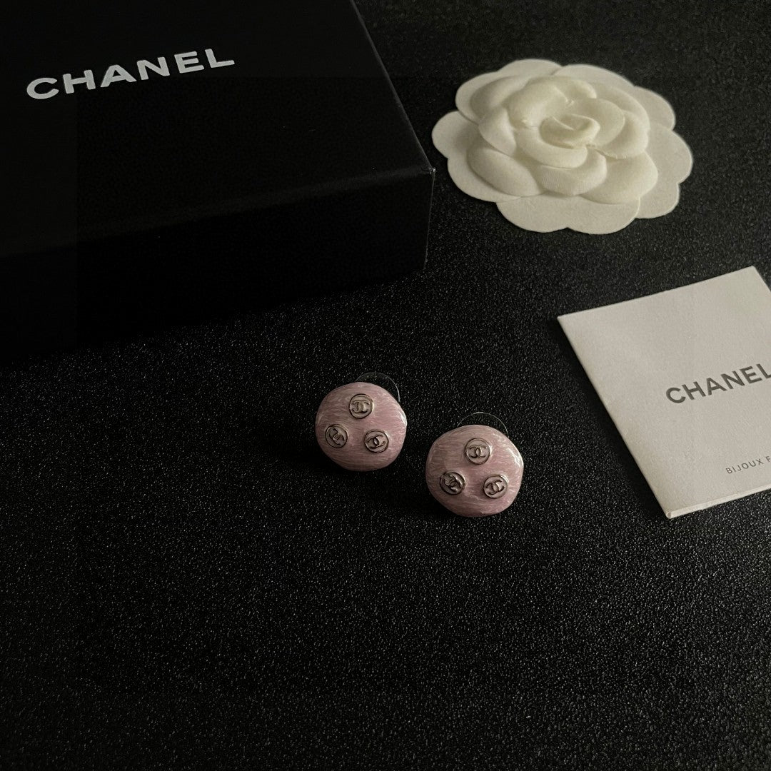 Double-C Emblem Stud Earrings in Polished Metal-Tone – Design 123 styled product view