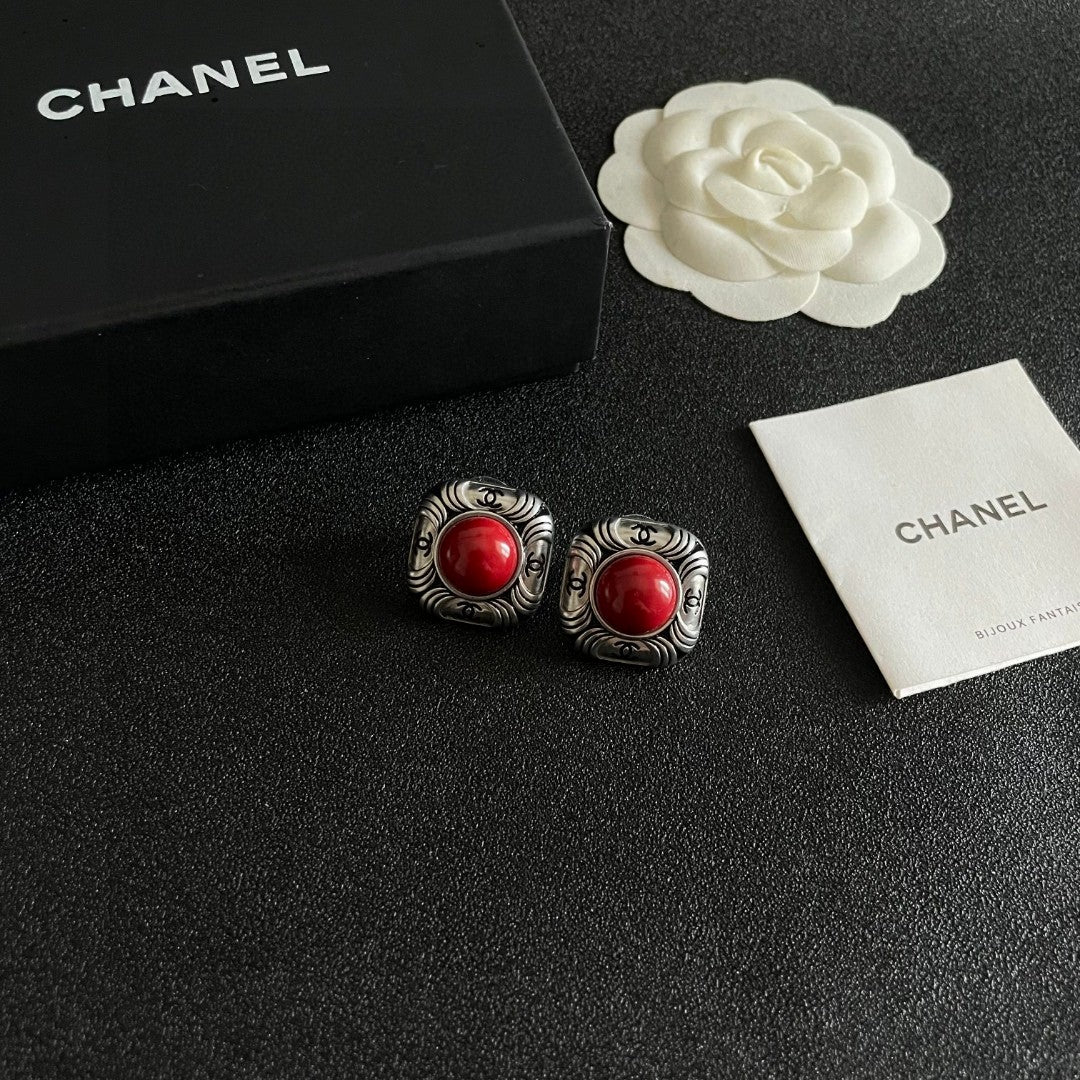 Double-C Emblem Stud Earrings in Polished Metal-Tone – Design 186 styled product view