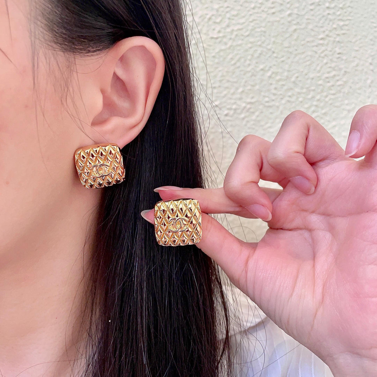 Double-C Emblem Stud Earrings in Polished Metal-Tone – Design 078 main product view