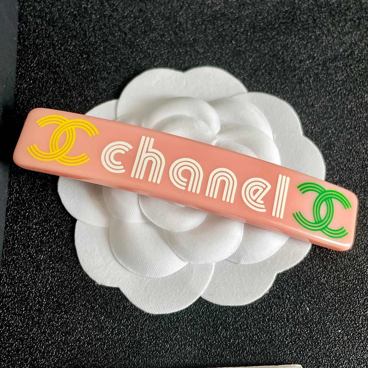 Double-C Emblem Hair Clip – Design 035 front product view