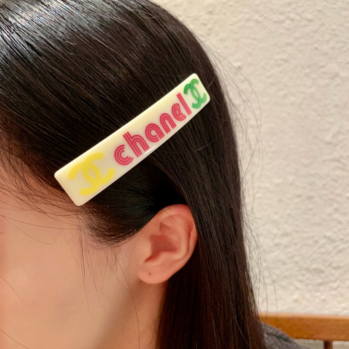 Double-C Emblem Hair Clip – Design 019 main product view