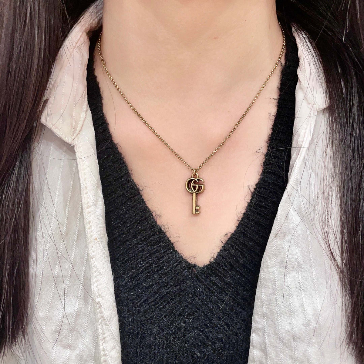 Double-G Emblem Pendant Necklace in Polished Metal-Tone – Design 112 detail view