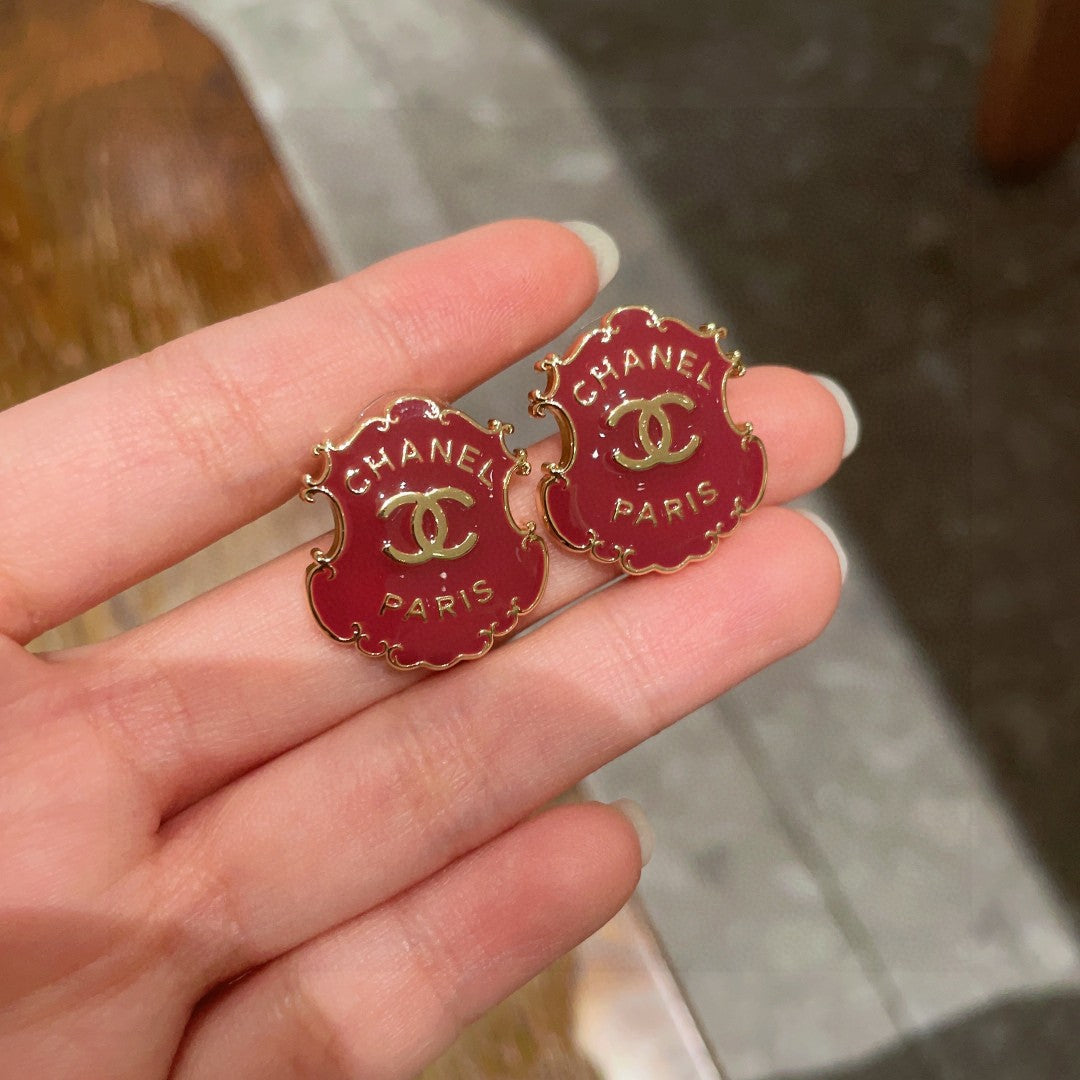 Double-C Emblem Stud Earrings in Polished Metal-Tone – Design 163 side detail