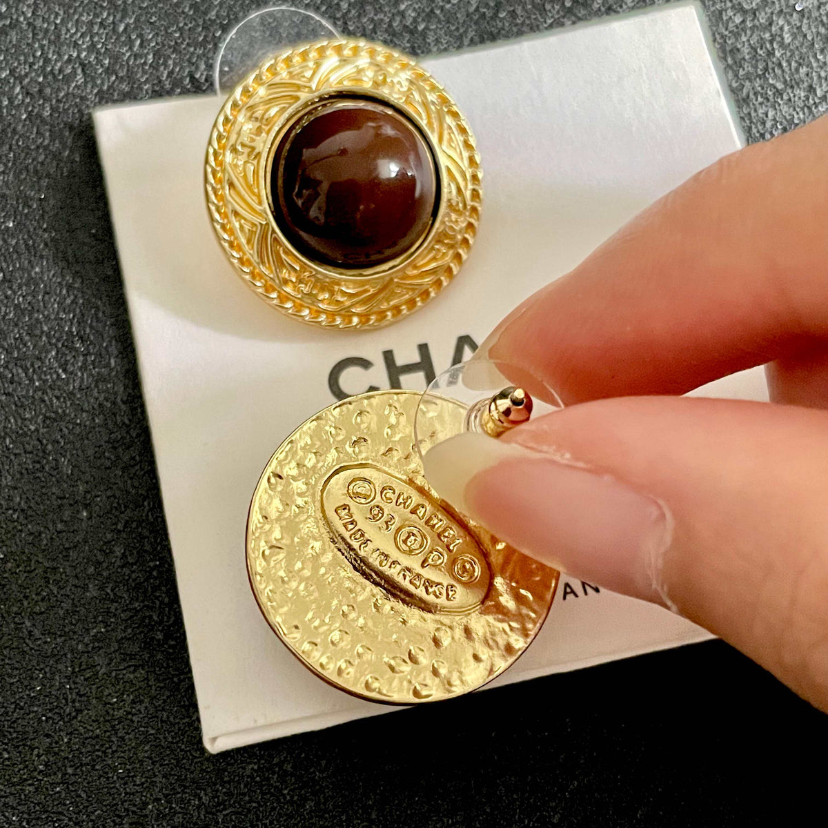 Double-C Emblem Stud Earrings in Polished Metal-Tone – Design 067 main product view